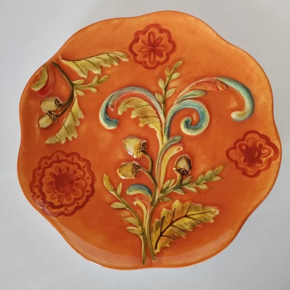 Set Of 4 Lunch Plates Fall Leaves Acorns Relieved Scalloped Floral 8.25 Inches‎